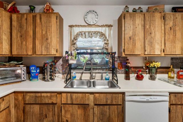 2005 HUDSON CT, Oldsmar, FL 34677
