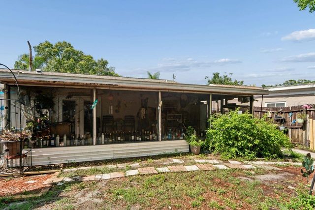2005 HUDSON CT, Oldsmar, FL 34677