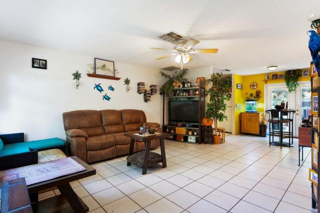 2005 HUDSON CT, Oldsmar, FL 34677