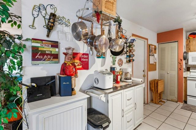 2005 HUDSON CT, Oldsmar, FL 34677