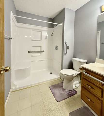 405 SE Delaware Avenue 207, Ankeny, IA 50021