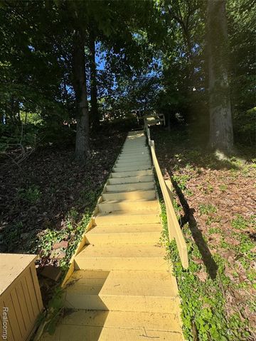 1448 Inwoods Circle, Bloomfield Hills, MI 48302
