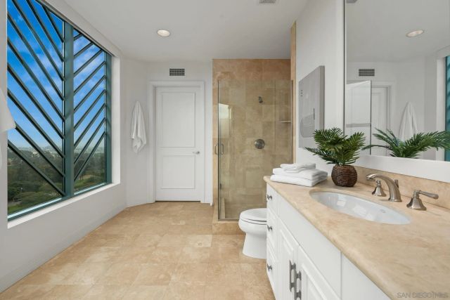 2500 6th Ave. PH5, San Diego, CA 92103