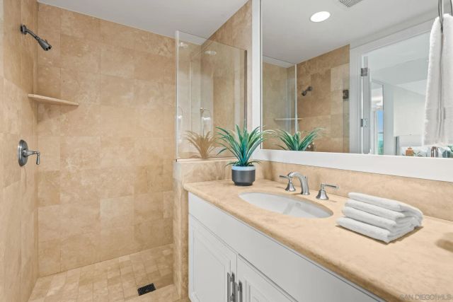 2500 6th Ave. PH5, San Diego, CA 92103