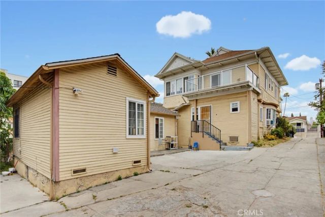 1107 S Mariposa Avenue, Los Angeles, CA 90006