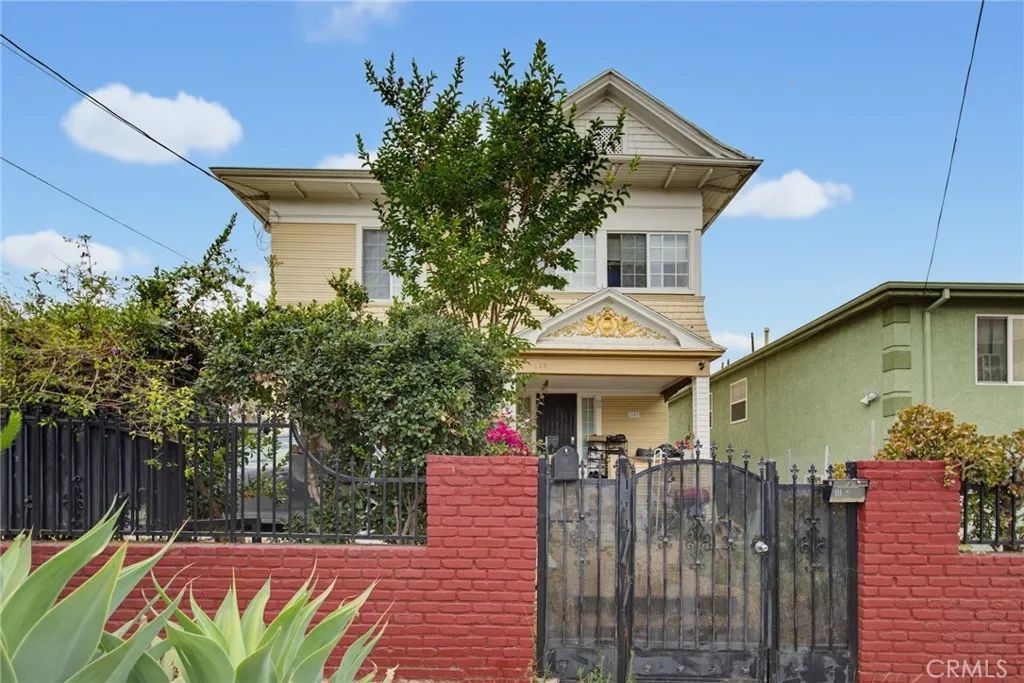 1107 S Mariposa Avenue, Los Angeles, CA 90006