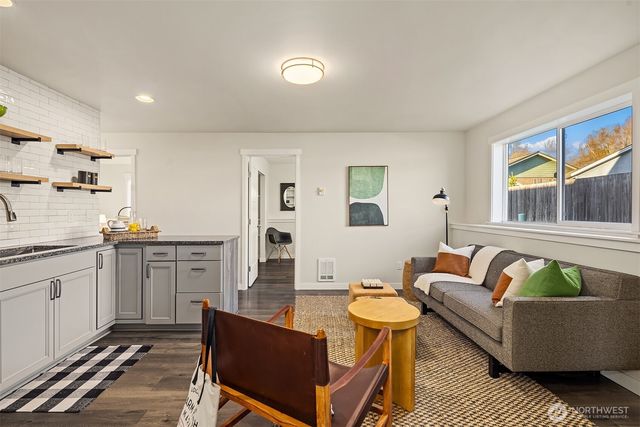 1442 Sunset Avenue, Ferndale, WA 98248