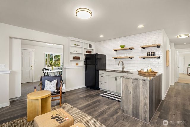 1442 Sunset Avenue, Ferndale, WA 98248