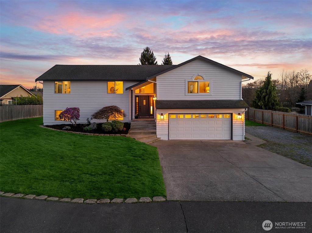 1442 Sunset Avenue, Ferndale, WA 98248