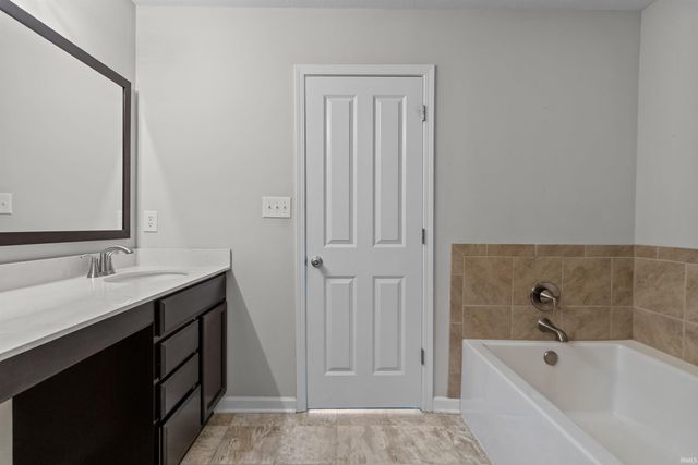 5552 golden gate Way, Kokomo, IN 46902