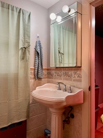 211-213 Pauline Street 1R, Winthrop, MA 02152