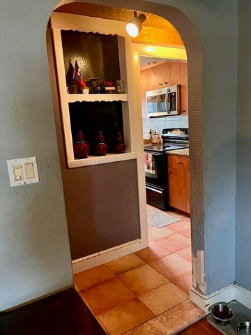 211-213 Pauline Street 1R, Winthrop, MA 02152