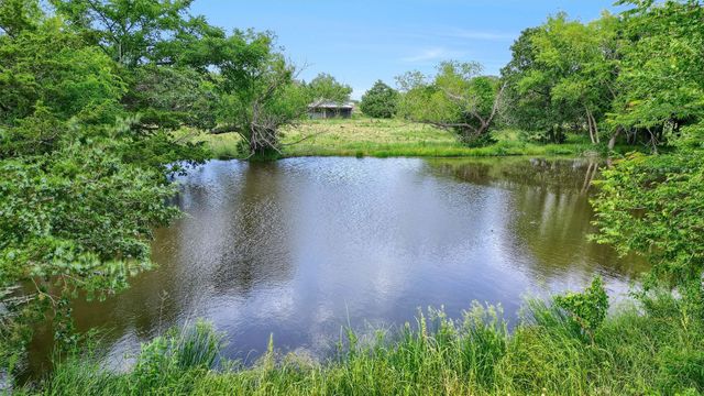 1142 County Road 212, Gainesville, TX 76240