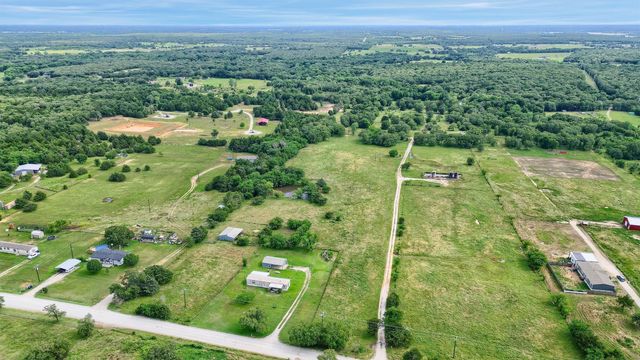 1142 County Road 212, Gainesville, TX 76240