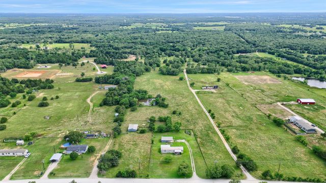 1142 County Road 212, Gainesville, TX 76240