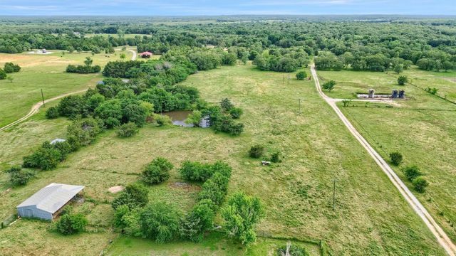 1142 County Road 212, Gainesville, TX 76240