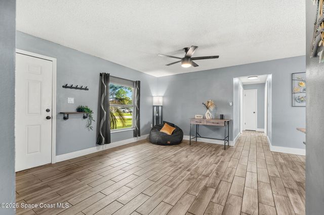271 Dorado Avenue NE, Palm Bay, FL 32907