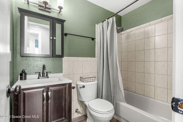 271 Dorado Avenue NE, Palm Bay, FL 32907