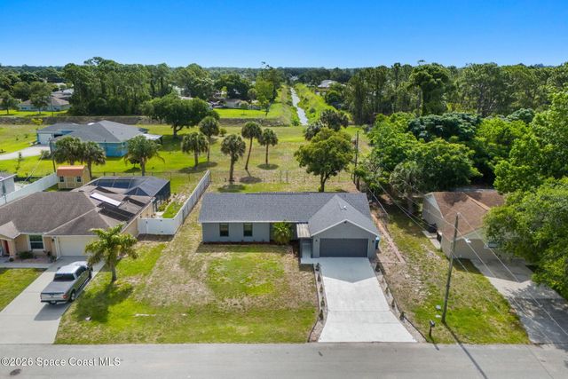 271 Dorado Avenue NE, Palm Bay, FL 32907