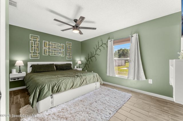 271 Dorado Avenue NE, Palm Bay, FL 32907