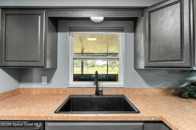 271 Dorado Avenue NE, Palm Bay, FL 32907