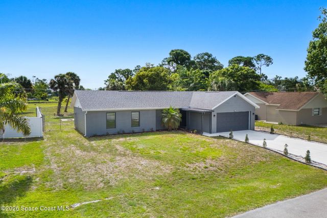 271 Dorado Avenue NE, Palm Bay, FL 32907