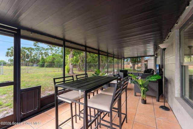 271 Dorado Avenue NE, Palm Bay, FL 32907