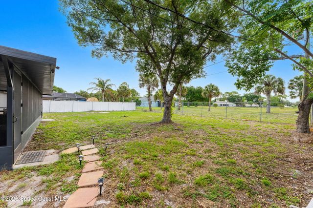 271 Dorado Avenue NE, Palm Bay, FL 32907