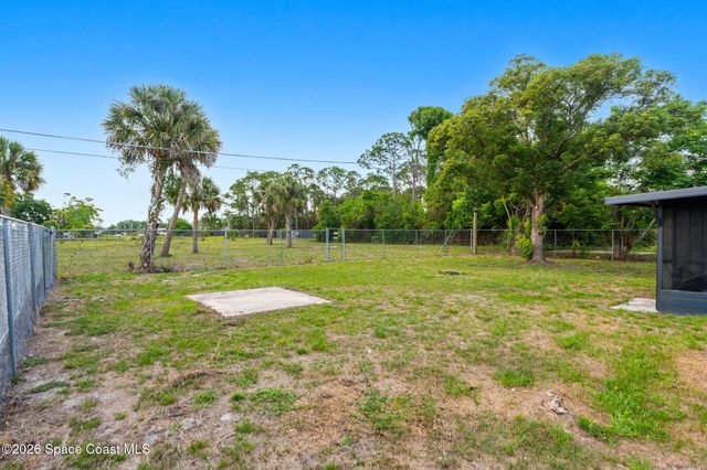 271 Dorado Avenue NE, Palm Bay, FL 32907