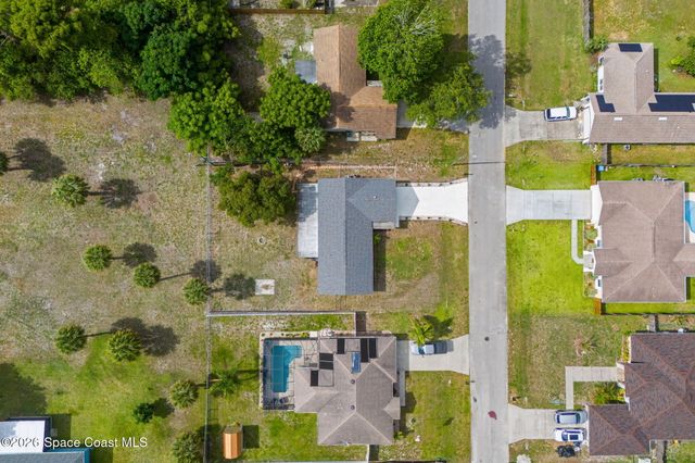 271 Dorado Avenue NE, Palm Bay, FL 32907
