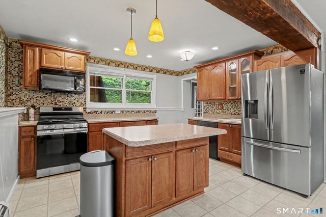 79 Green Meadow Road, Milford, CT 06461