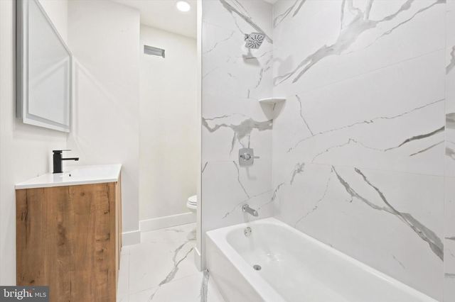 2088 SCATTERGOOD ST, Philadelphia, PA 19124
