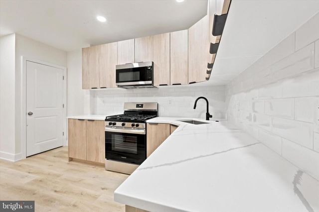2088 SCATTERGOOD ST, Philadelphia, PA 19124
