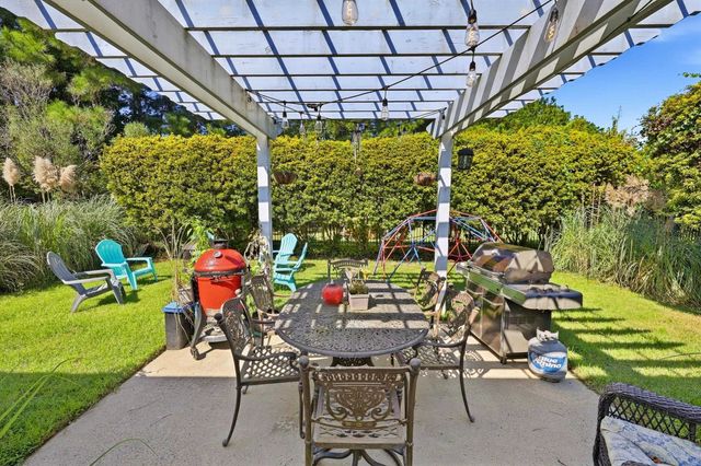 352 Simplicity Dr., Murrells Inlet, SC 29576