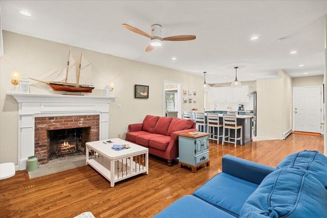 2 Boulder Road, Cataumet, MA 02534