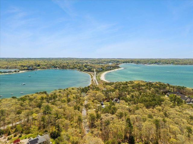2 Boulder Road, Cataumet, MA 02534