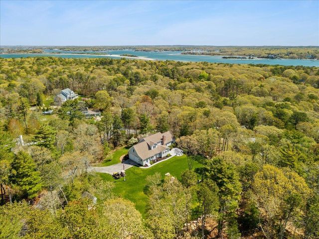 2 Boulder Road, Cataumet, MA 02534