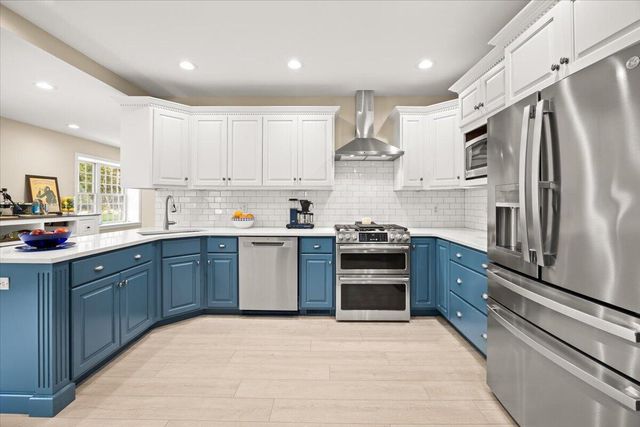 2 Boulder Road, Cataumet, MA 02534