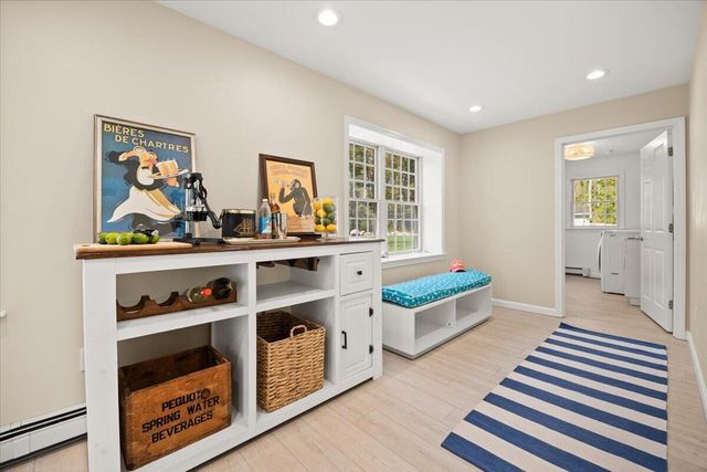 2 Boulder Road, Cataumet, MA 02534