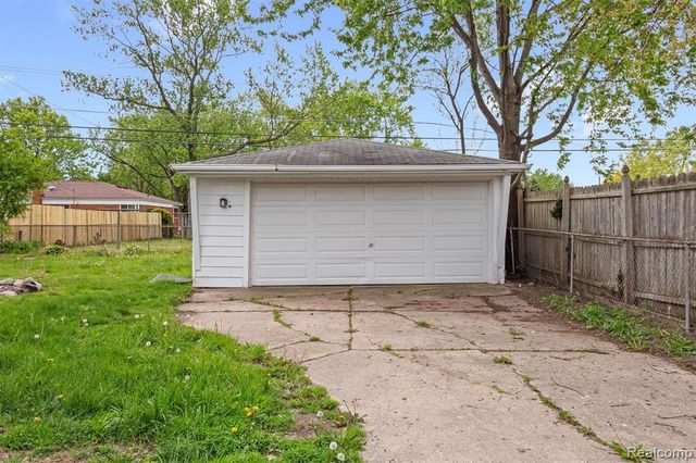 13144 Stamford Avenue, Warren, MI 48089