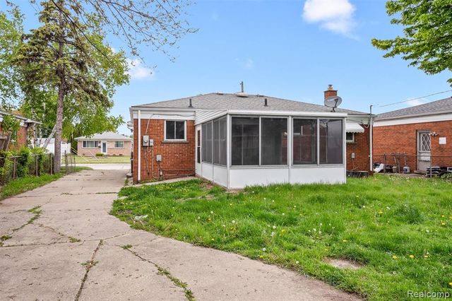 13144 Stamford Avenue, Warren, MI 48089