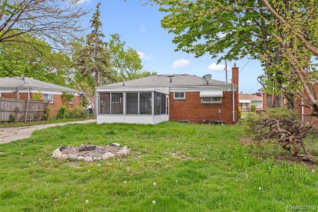 13144 Stamford Avenue, Warren, MI 48089