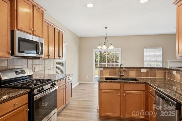 10012 Barrands Lane, Charlotte, NC 28278