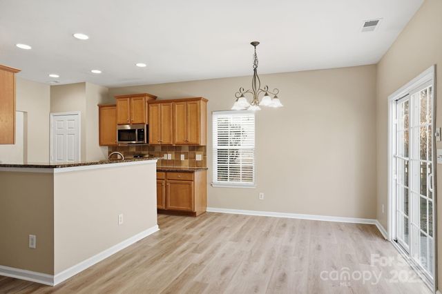 10012 Barrands Lane, Charlotte, NC 28278