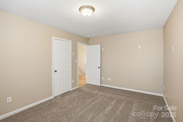 10012 Barrands Lane, Charlotte, NC 28278