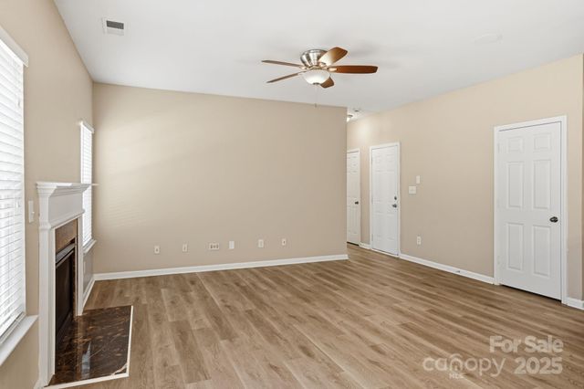 10012 Barrands Lane, Charlotte, NC 28278