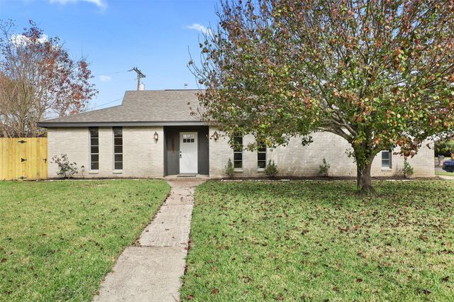 9002 San Jose Avenue, Texas City, TX 77591