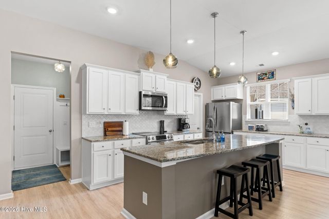 8864 Lagonia Court NW, Calabash, NC 28467