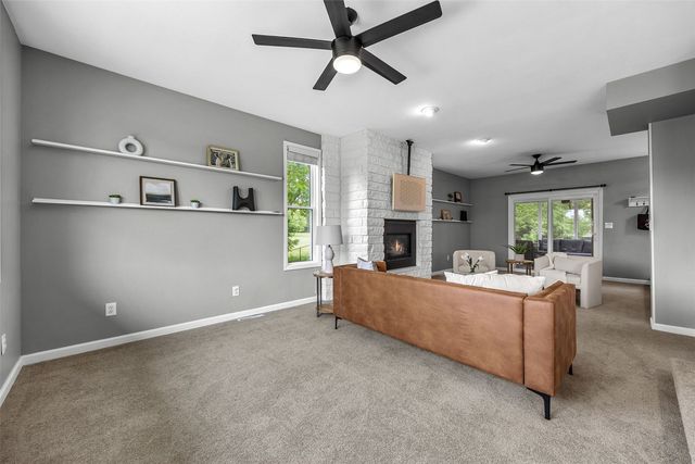 1105 Maple Street, Robins, IA 52328
