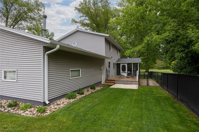 1105 Maple Street, Robins, IA 52328